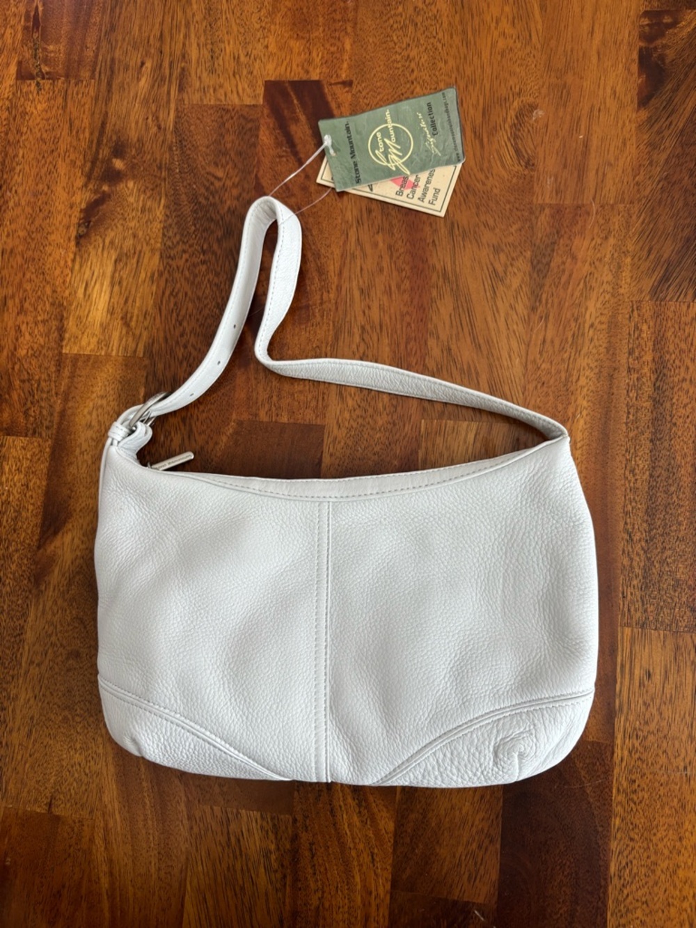 Stone Mountain Accessories White Pebbled Leather Shoulder Bag